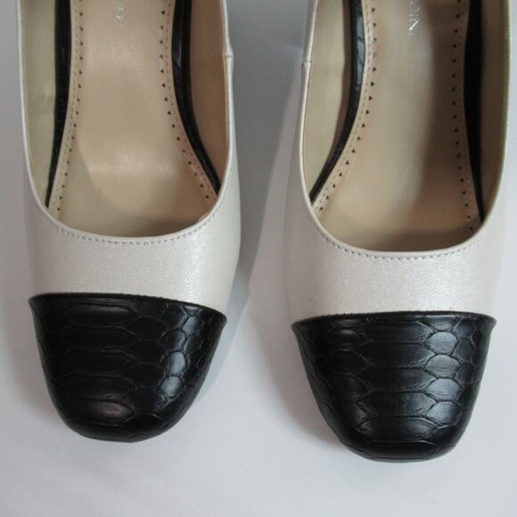 Adrienne Vittadini Heels Womens Size 7.5 Cream Black Toe Pierce Chunky Classy - Picture 3 of 13